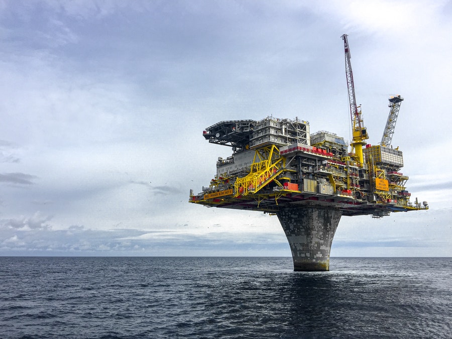 Digital marketing and oil and gas industry are especially beneficial for oil rigs